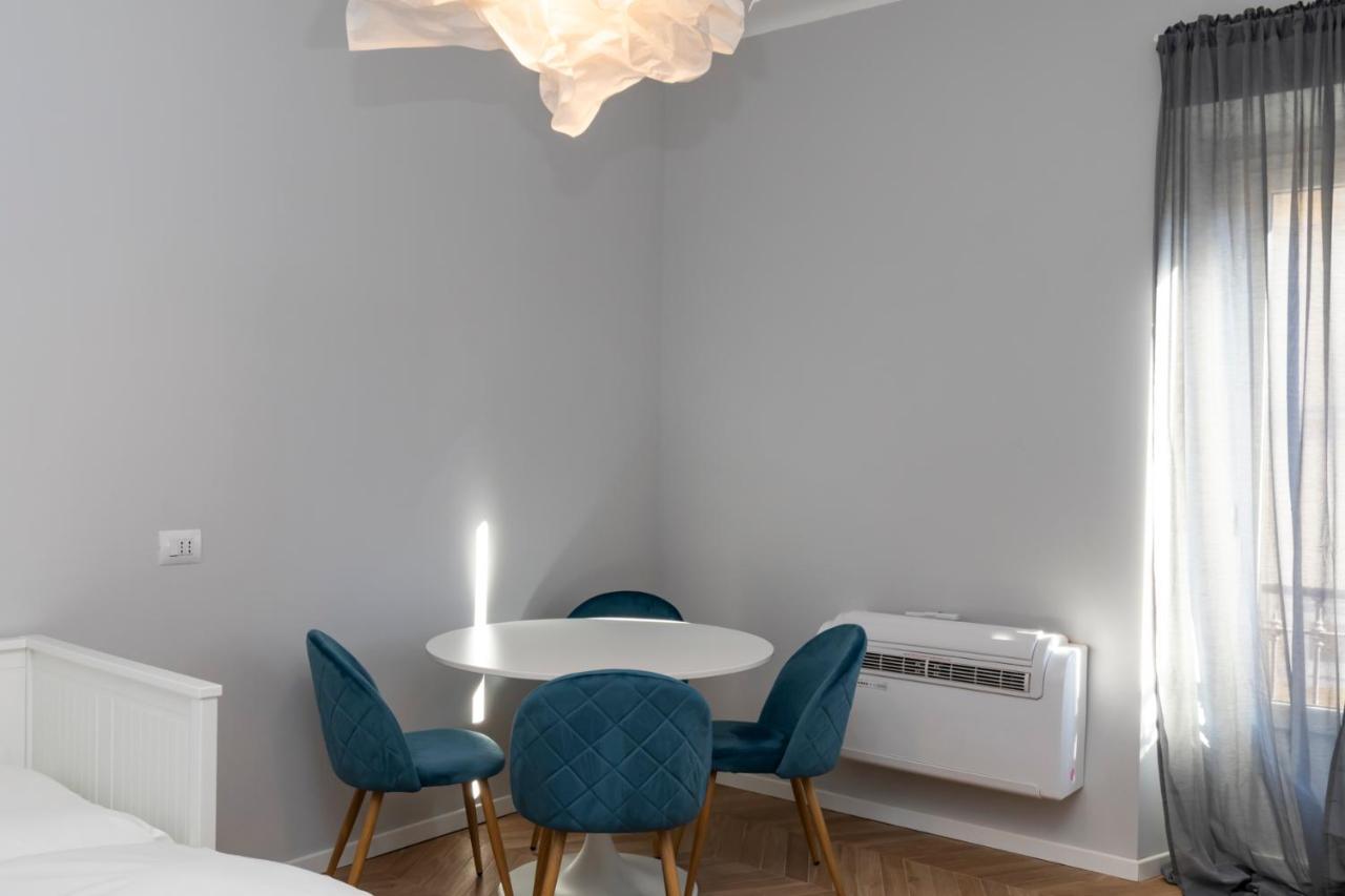 Luxury Apartment In Downtown - Curtatone 4 Milan Bagian luar foto