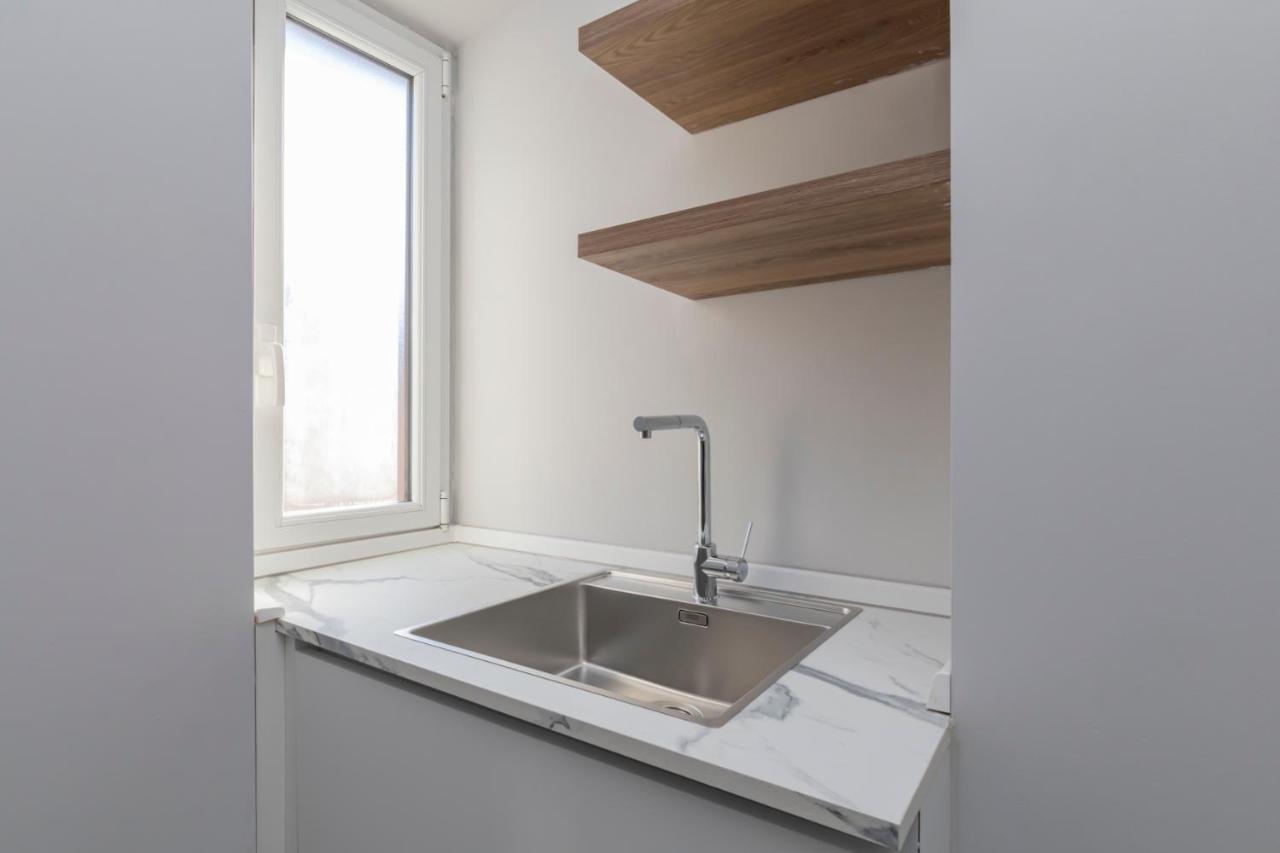 Luxury Apartment In Downtown - Curtatone 4 Milan Bagian luar foto