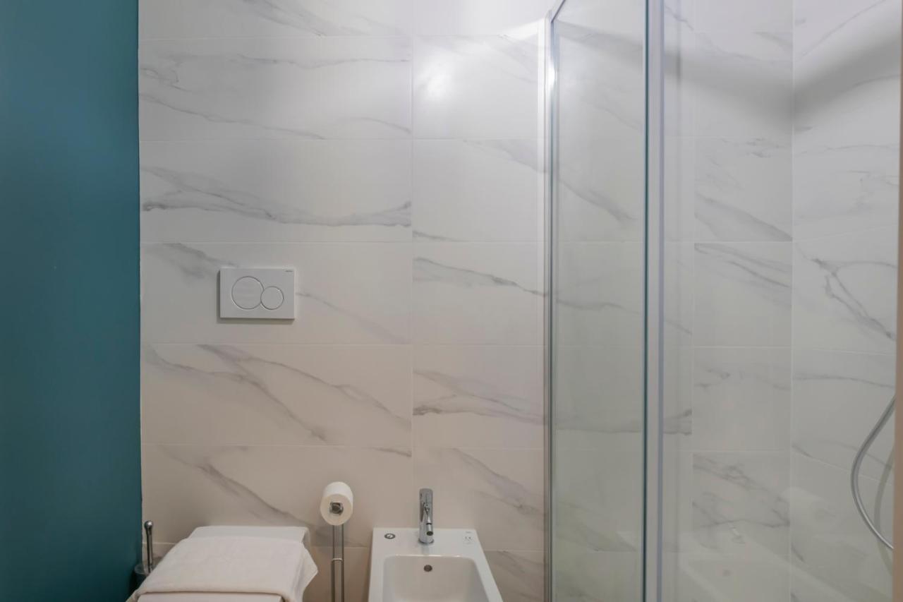 Luxury Apartment In Downtown - Curtatone 4 Milan Bagian luar foto